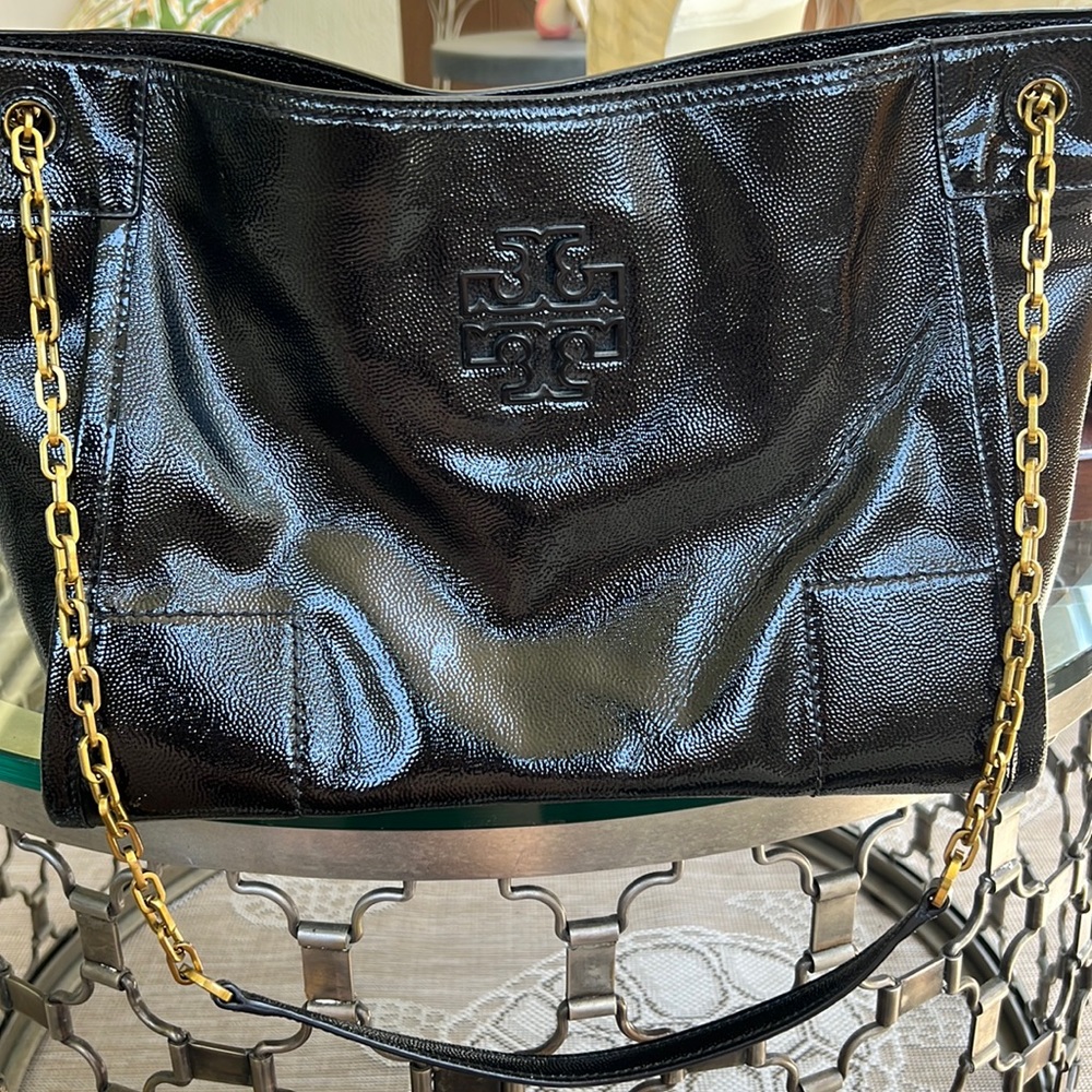 TORI BURCH LARGE BLACK HANDBAG WITH GOLD CHAINS